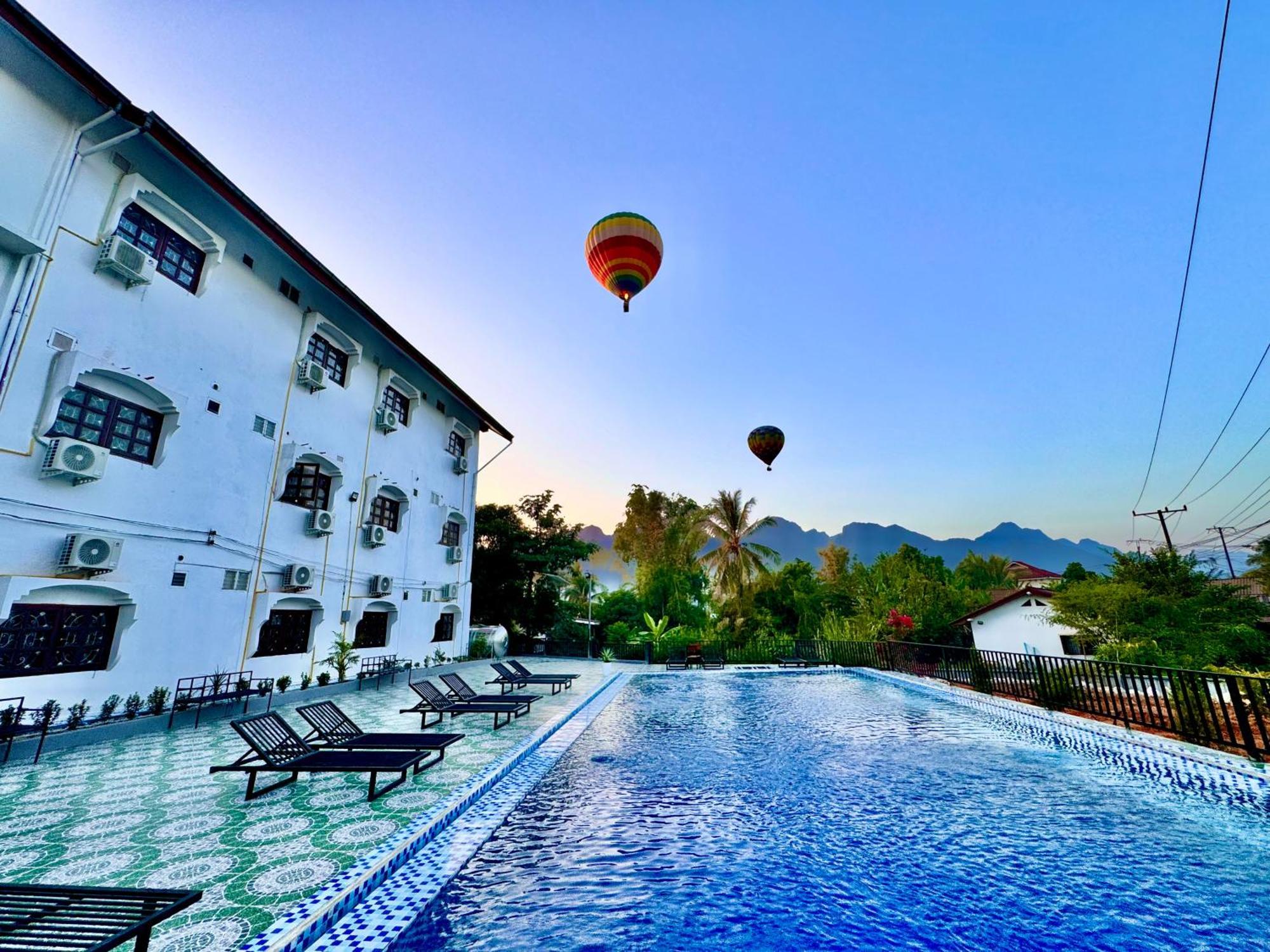 Albergue Jungle Backpackers View Vang Vieng Exterior foto